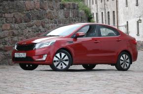 Apakah yang lebih baik untuk membeli Kia Rio atau Hyundai Solaris?